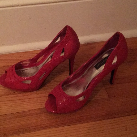 Shoes - Picture 1 of 4